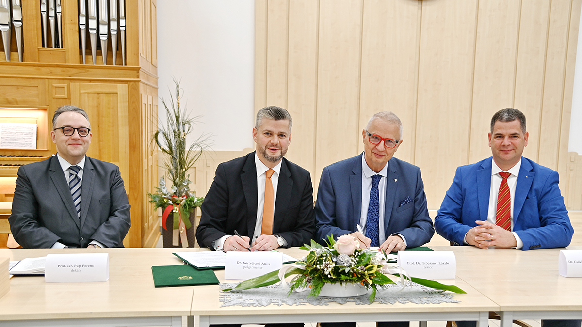 Nagykőrösi aláírás - fotók